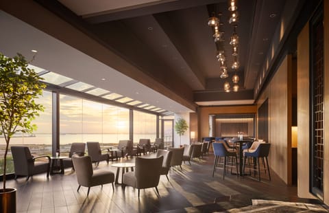 2 bars/lounges, cocktail bar