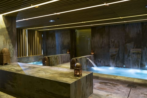 Double room for single occupancy and tennis lessons for adults (1 player, 2 hours per day) | Spa | Couples treatment rooms, sauna, hot tub, Turkish bath, body treatments