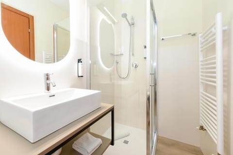 Executive Room, Multiple Beds, Non Smoking | Bathroom | Shower, free toiletries, hair dryer, bidet