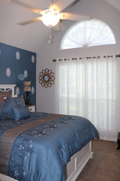 Superior Double Room, 1 Queen Bed, Accessible, Private Bathroom | Premium bedding, soundproofing, iron/ironing board, free WiFi