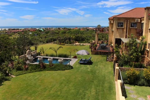 Outdoor pool, pool umbrellas, sun loungers
