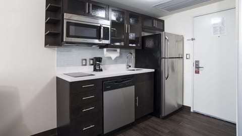 Premium bedding, in-room safe, individually furnished, desk