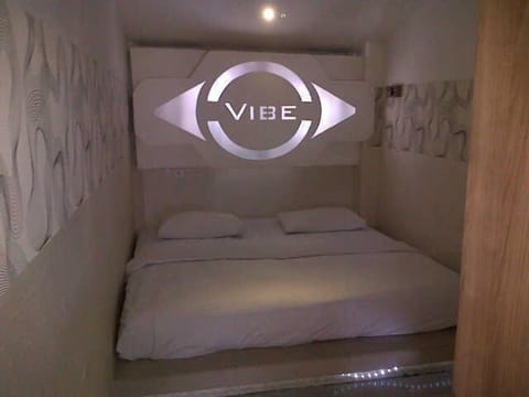 Vibe Suite  | Desk, free WiFi