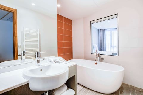 Free toiletries, hair dryer, towels