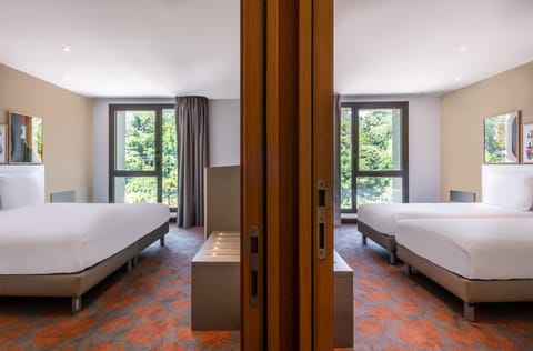 Family Room, 1 King Bed, Connecting Rooms | Premium bedding, in-room safe, desk, soundproofing