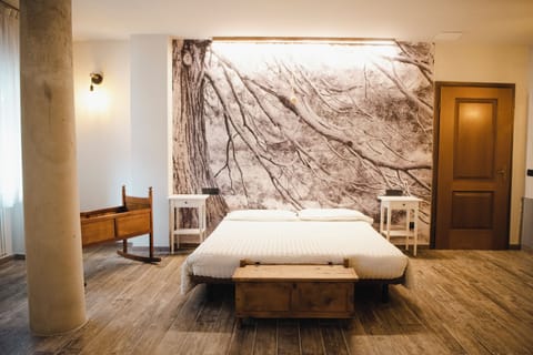 Junior Quadruple Room, 1 Bedroom | Desk, free WiFi, bed sheets