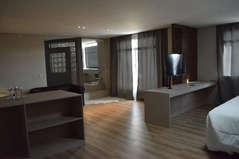 Luxury Suite | 1 bedroom, minibar, desk, laptop workspace