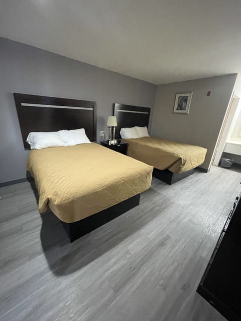 Standard Double Room, 2 Double Beds | Desk, WiFi (free), bed sheets