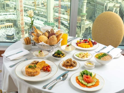 Daily buffet breakfast for a fee