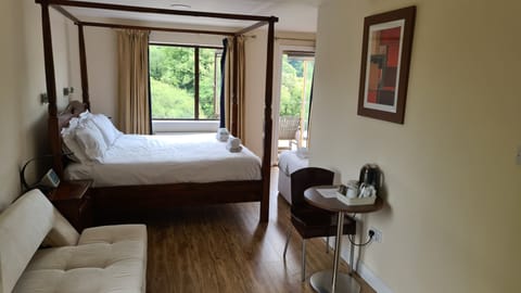 Superior Suite, Ensuite (River View)