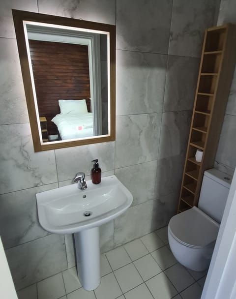 Deluxe Quadruple Room, Ensuite, River View | Bathroom