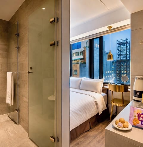 1 bedroom, premium bedding, down comforters, Select Comfort beds