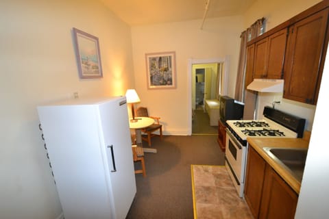 Omaha - full kitchen, bedroom, private restroom/shower | Private kitchen | Fridge, microwave