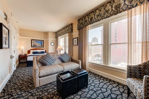 Junior Studio, 1 Queen Bed with Sofa bed, City View | Pillowtop beds, in-room safe, blackout drapes, iron/ironing board