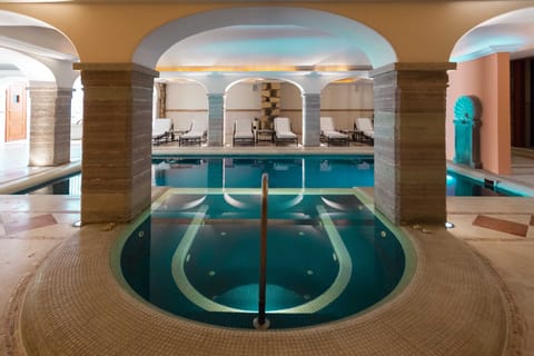 Sauna, hot tub, steam room, body treatments, hot stone massages