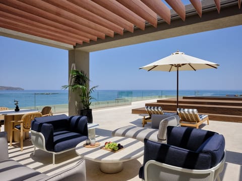 Signature Frontal Sea View Suite Hydro Plunge Pool | Terrace/patio