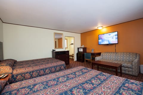 Desk, blackout drapes, soundproofing, free WiFi