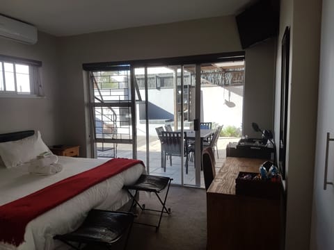 Standard - Surf | 1 bedroom, premium bedding, minibar, individually furnished