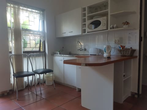 Standard - Dolphin | Private kitchenette | Fridge, coffee/tea maker, electric kettle