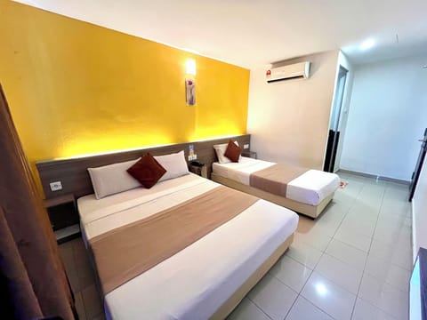 Superior Triple Room | Free WiFi, bed sheets