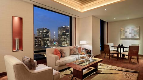 The Marunouchi Suite | Egyptian cotton sheets, premium bedding, down comforters, pillowtop beds