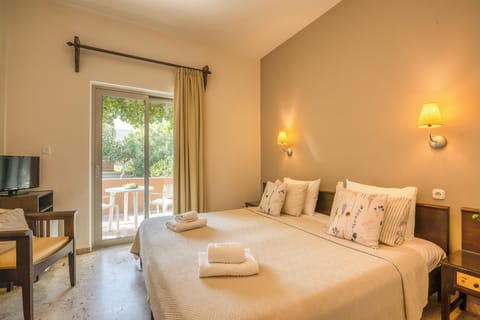 Economy Double or Twin Room | Iron/ironing board, free WiFi, bed sheets