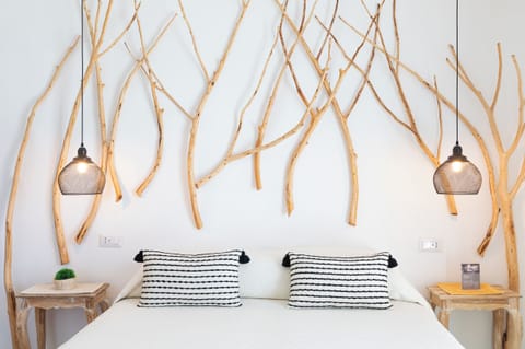 Deluxe Double Room | Minibar, in-room safe, blackout drapes, cribs/infant beds