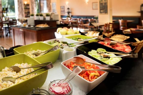 Daily buffet breakfast for a fee