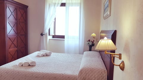 Down comforters, minibar, in-room safe, desk