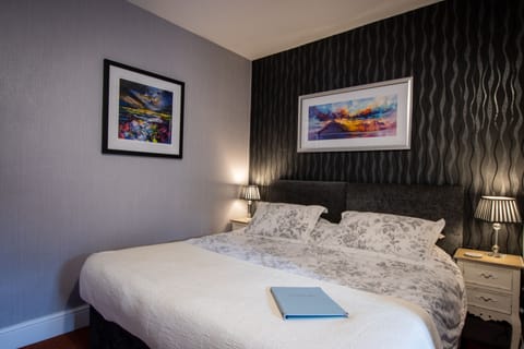 Double or Twin Room, Ensuite