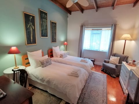 Standard Room, 1 Bedroom | Individually decorated, individually furnished, blackout drapes