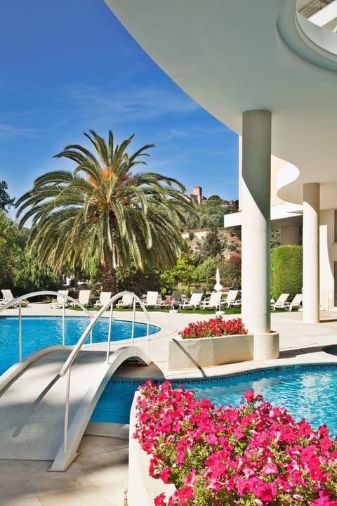 Indoor pool, outdoor pool, sun loungers