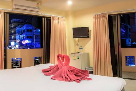 Balcony Room | In-room safe, desk, free WiFi, bed sheets