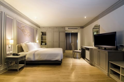 Deluxe Room | Premium bedding, in-room safe, desk, laptop workspace
