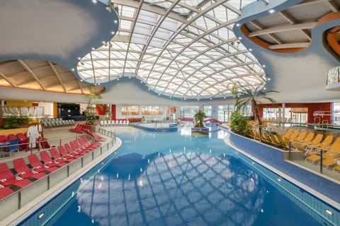 7 indoor pools, 2 outdoor pools, pool umbrellas, sun loungers