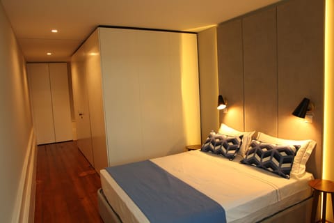 1 bedroom, memory foam beds, in-room safe, blackout drapes
