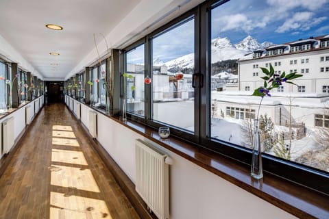 Couples treatment rooms, sauna, steam room, body treatments