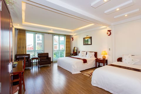 Executive Family Room | Premium bedding, memory foam beds, free minibar items, in-room safe