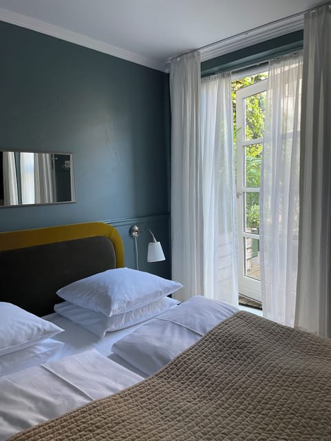 Medium with Bathtub | Premium bedding, in-room safe, individually decorated