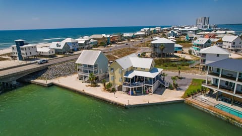 House, 4 Bedrooms | Aerial view