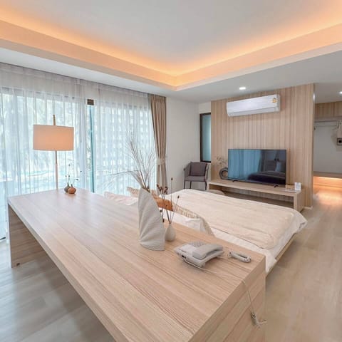 Junior Suite (The Cove) | In-room safe, desk, iron/ironing board, free WiFi