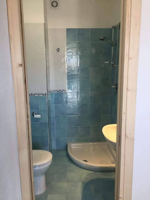 Double Room, Terrace | Bathroom | Shower, towels