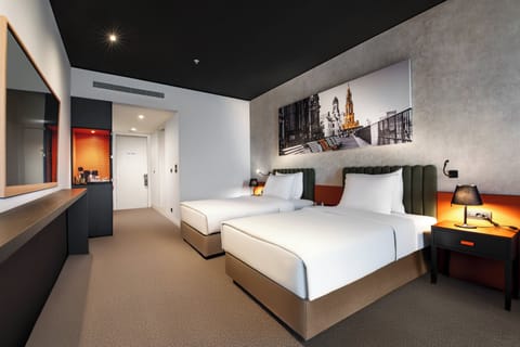 Hypo-allergenic bedding, minibar, in-room safe, desk