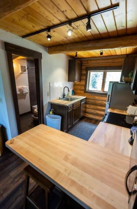 Chalet, Multiple Beds, Resort View (Two Bear Cabin) | Interior