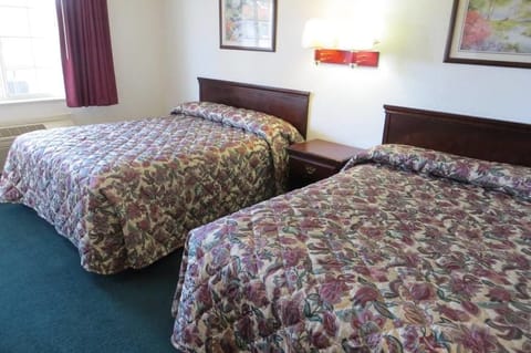 Standard Room, 2 Queen Beds | Desk, free WiFi