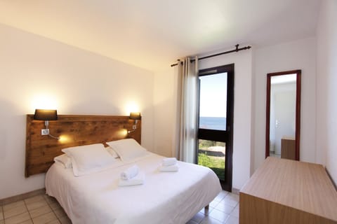 Duplex | Free cribs/infant beds, bed sheets