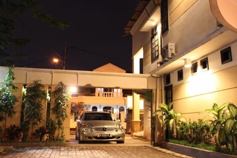 Free self parking