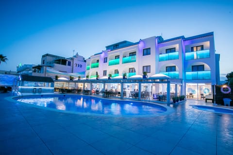 Rooftop pool