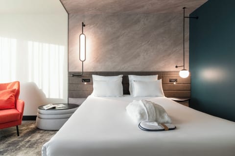 Executive Double Room, 1 Double Bed with Sofa bed | In-room safe, blackout drapes, iron/ironing board