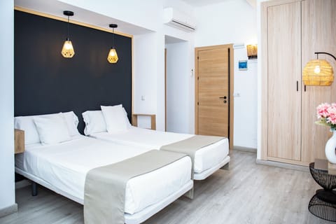 Standard Double or Twin Room | In-room safe, desk, blackout drapes, iron/ironing board